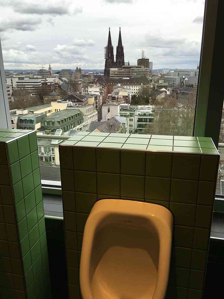 amazing toilet views around the world 6 880