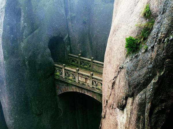 20 cây cầu nguy hiểm nhất trên thế giới mà chẳng ai muốn phải đi qua
