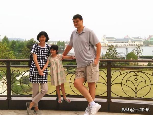 Con gái của 'huyền thoại meme' Yao Ming mới 8 tuổi đã cao... 1m6