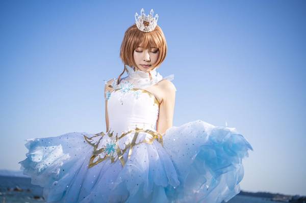 Cosplayer Nhật Bản phá kỷ lục Guinness cho bộ sưu tập Thủ Lĩnh Thẻ Bài lớn nhất